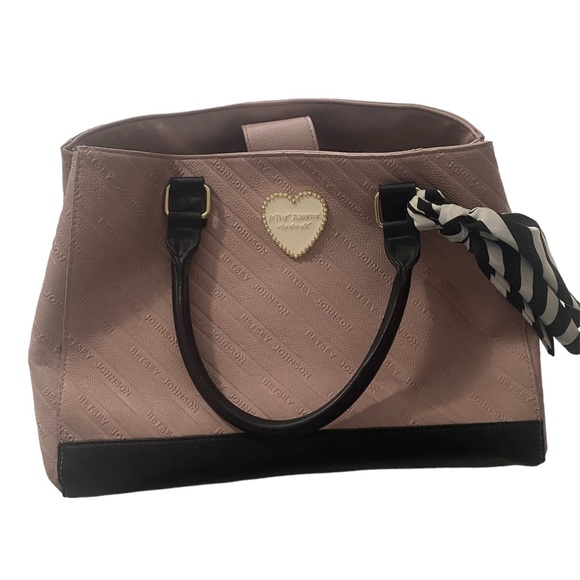 Betsey Johnson handbag. EUC - Picture 1 of 2